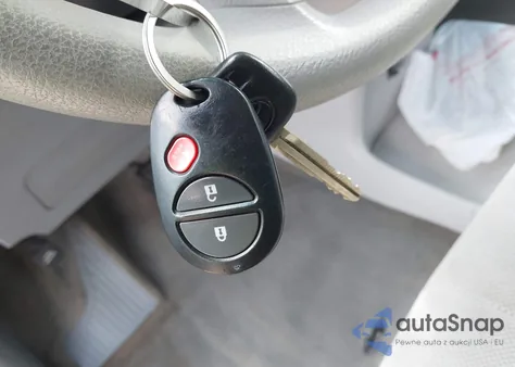 2012 Toyota Sienna Base V6 7 Passenger from USA, damaged, VIN 5TDZK3DC7CS267936